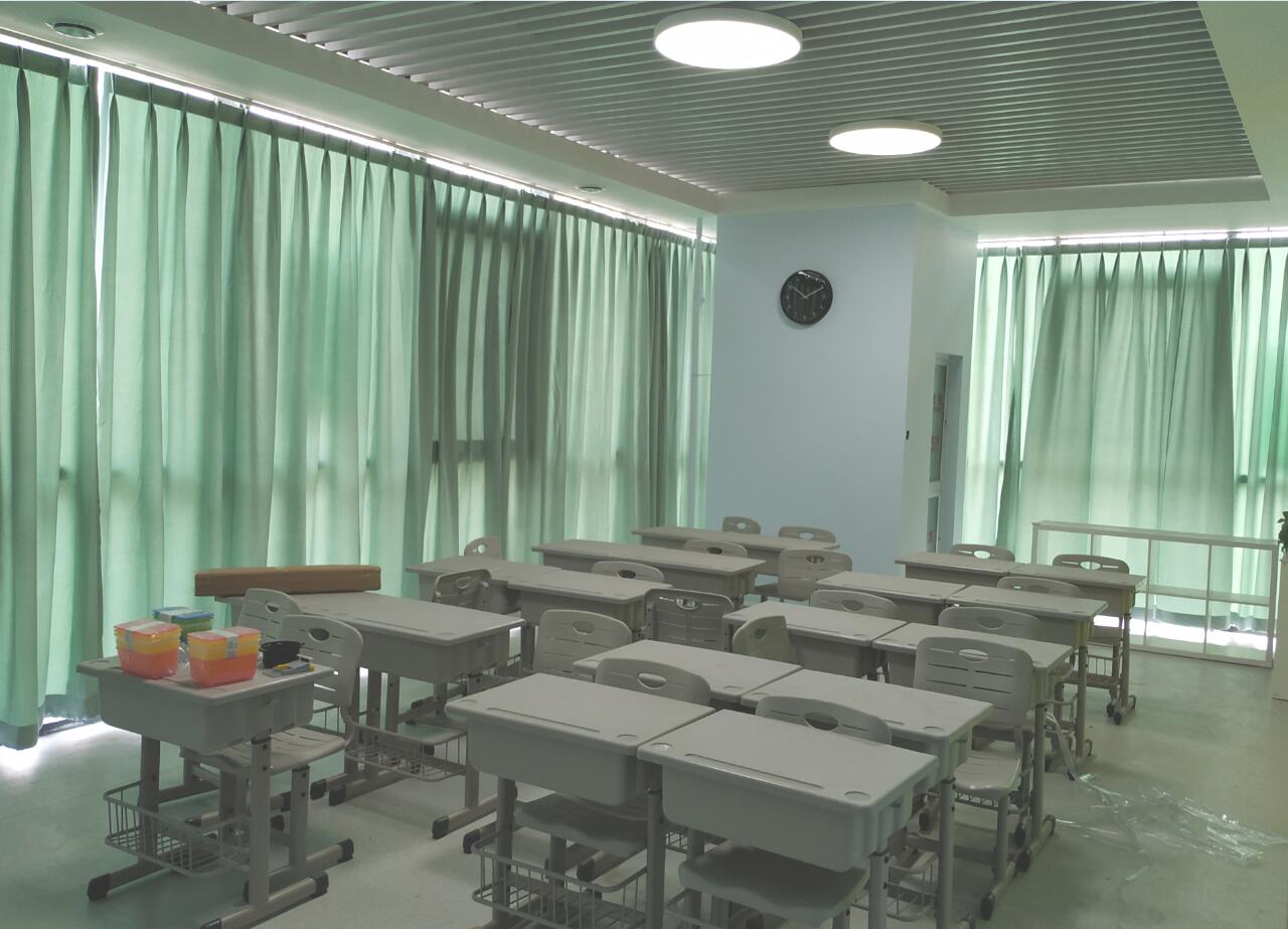 学校机构